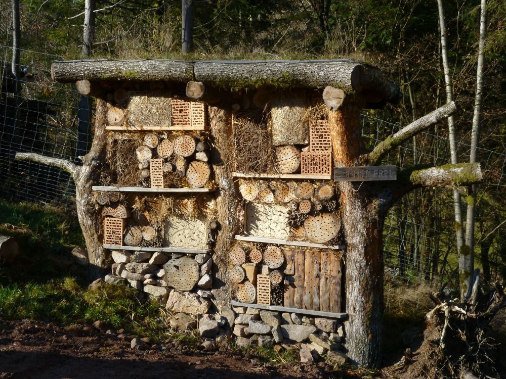 rustikales Insektenhotel